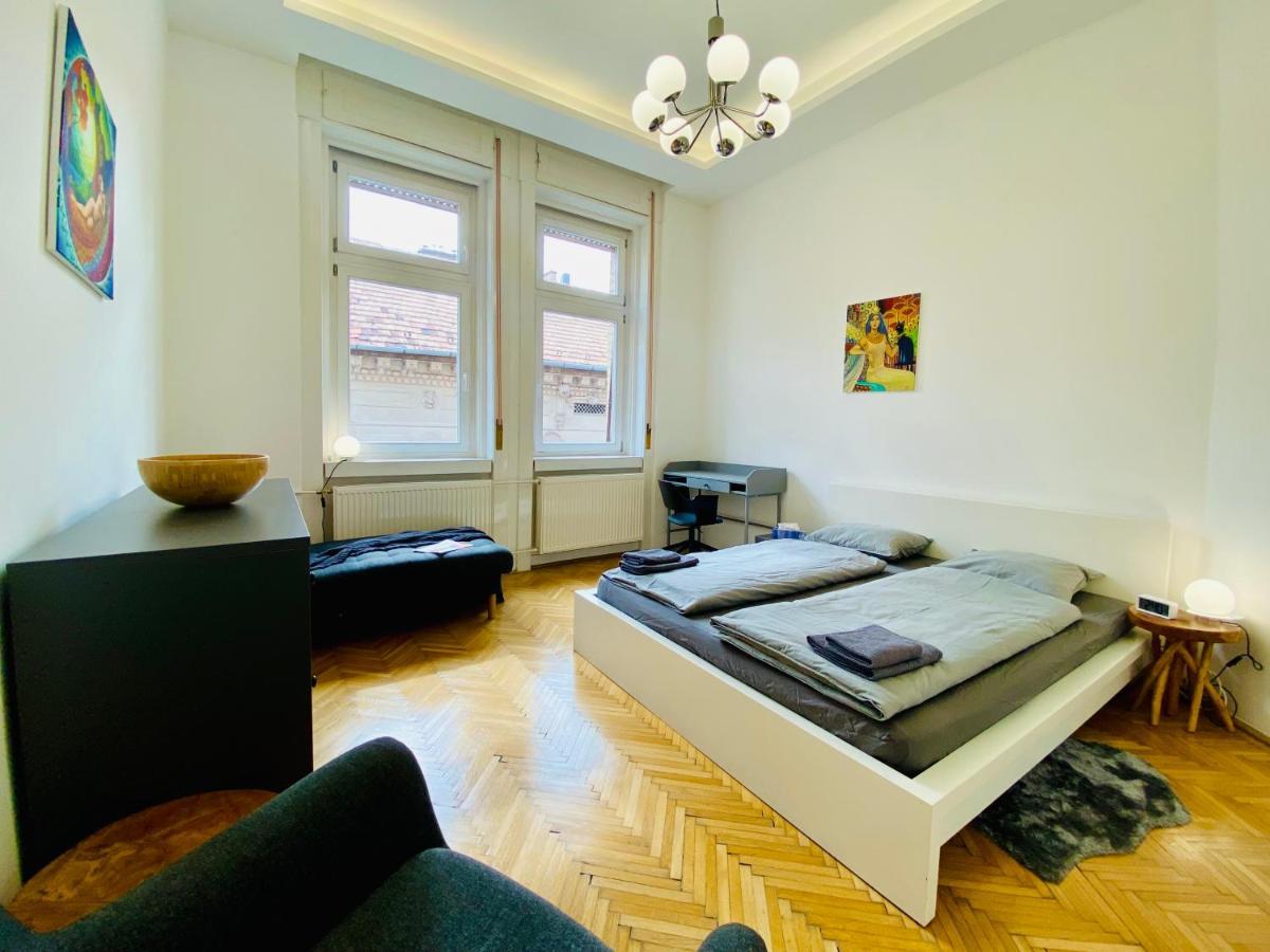 Spacious 4Br Oasis In Central Budapest - Bp Sky Bagian luar foto