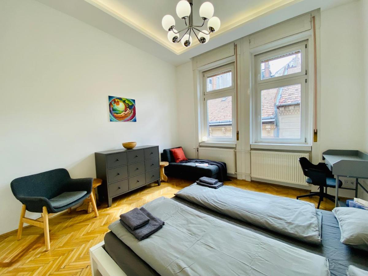 Spacious 4Br Oasis In Central Budapest - Bp Sky Bagian luar foto
