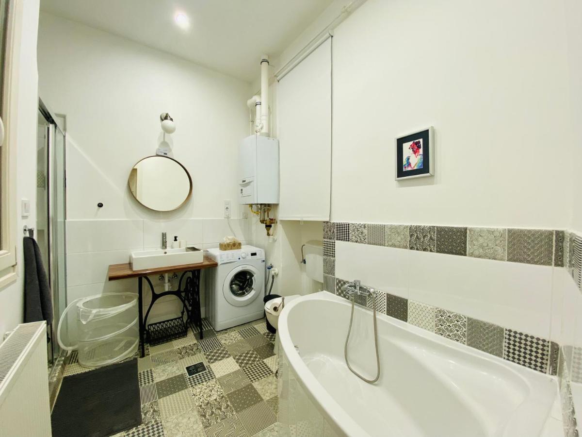 Spacious 4Br Oasis In Central Budapest - Bp Sky Bagian luar foto