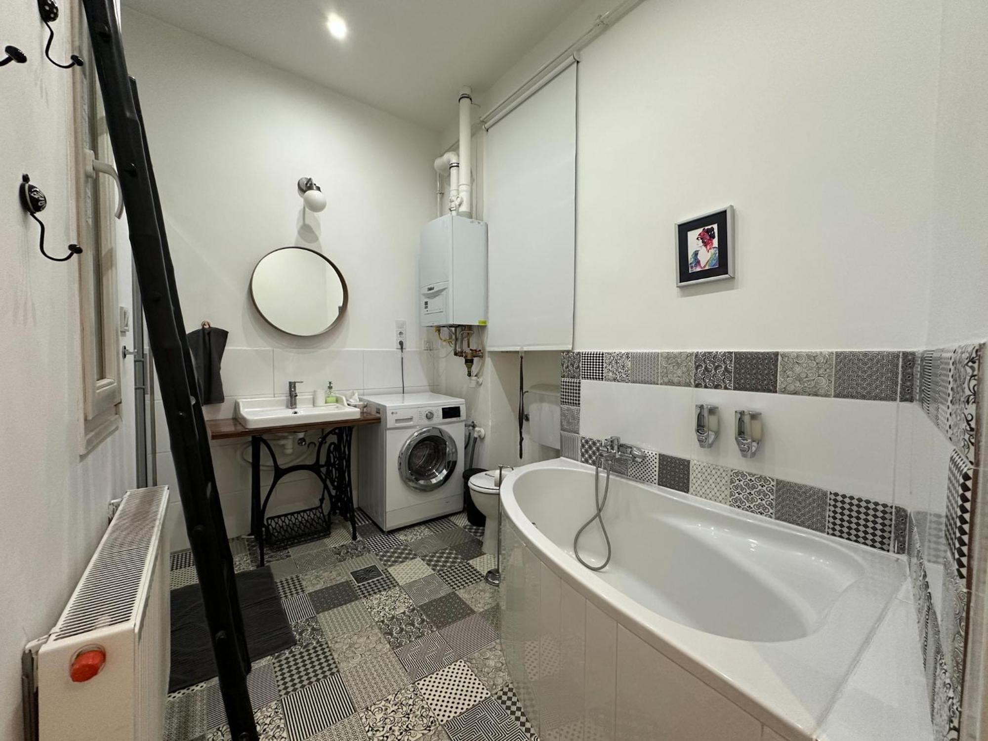 Spacious 4Br Oasis In Central Budapest - Bp Sky Bagian luar foto