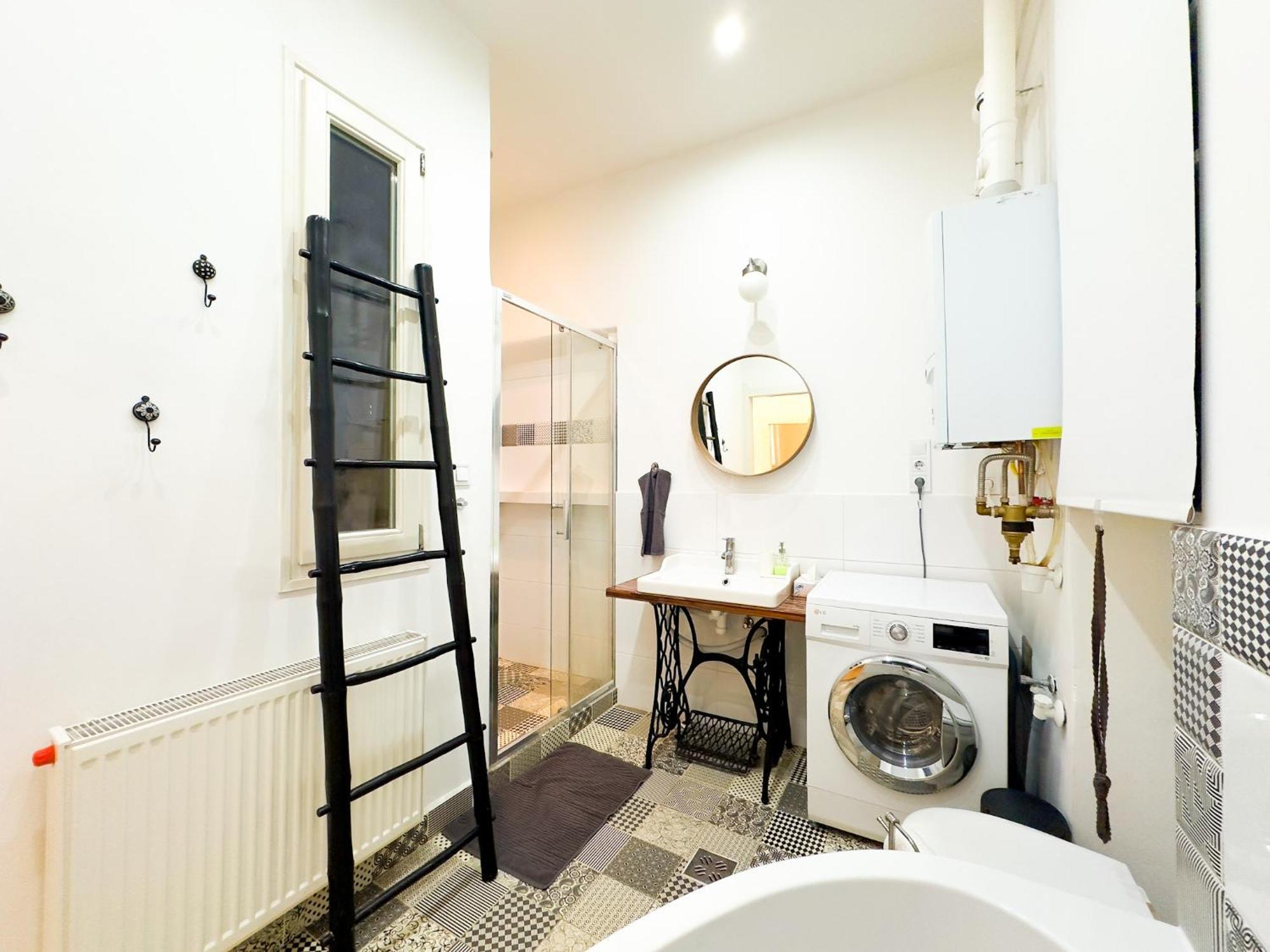 Spacious 4Br Oasis In Central Budapest - Bp Sky Bagian luar foto